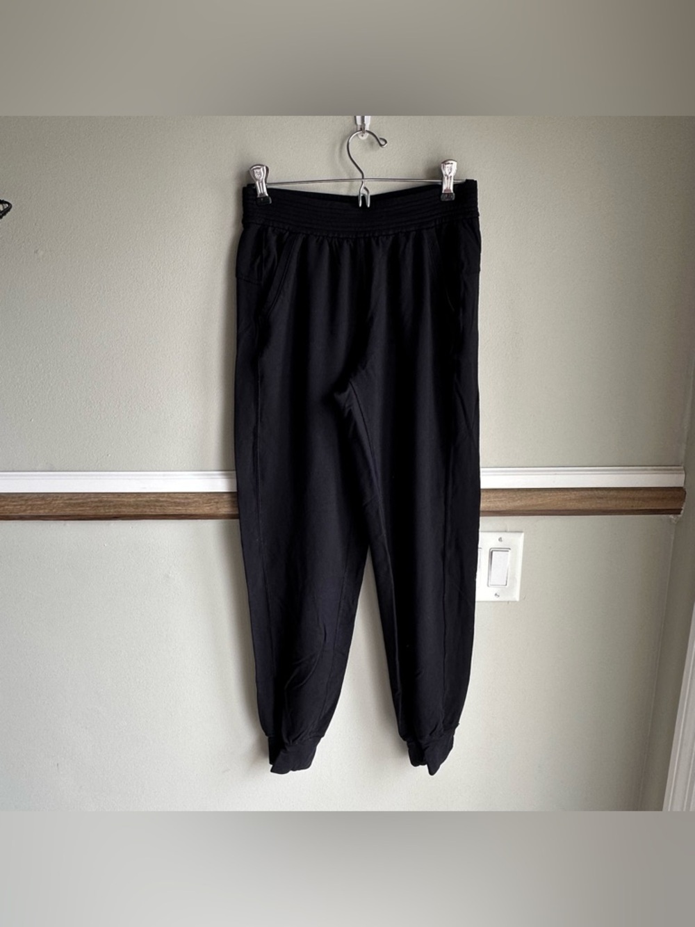 Lululemon Black Jogger Activewear Pants Elastic Waist Stretch​